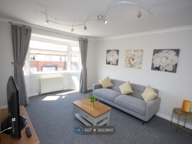 Malmesbury Park Road, Bournemouth BH8, 3 bed flat to rent, £1,500 pcm | PrimeLocation