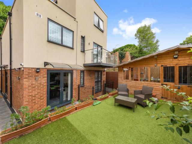 Mapesbury Road, London 7 bed detached house to rent £5,999 pcm £1,384 pw