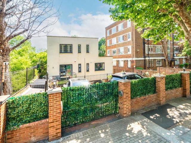 Mapesbury Road, London NW2 6 bed detached house to rent £6,002 pcm £1,385 pw