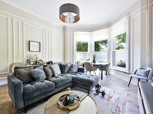 Mapesbury road, Mapesbury Estate. 2 bed flat to rent £2,800 pcm £646 pw