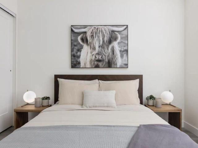Maple View Heights Apartments — 1 Bed + Den
