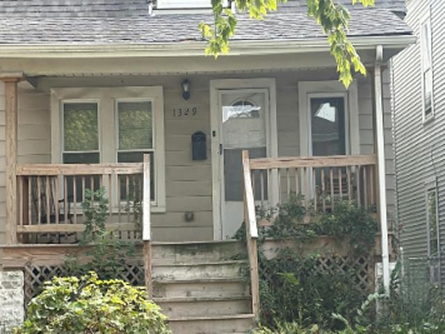 Maple Ave