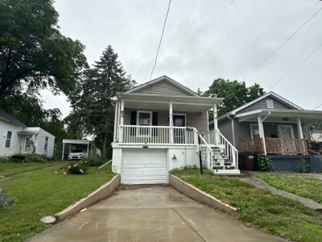 Maple Ave