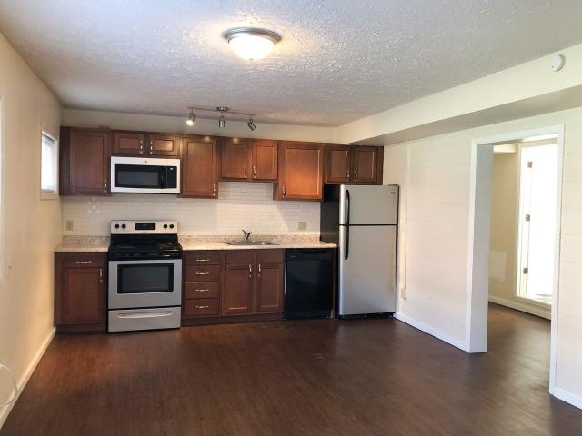 Maple Court Apartments Studio Apartment for Rent at 3524 N Pennsylvania St, Indianapolis, IN 46205 Mapleton Fall Creek