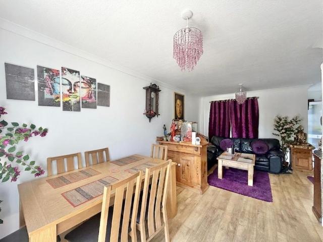 Maple Court, Frome