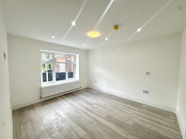 Maple Close, Hayes UB4, 6 bed terraced house to rent, £5,000 pcm | PrimeLocation