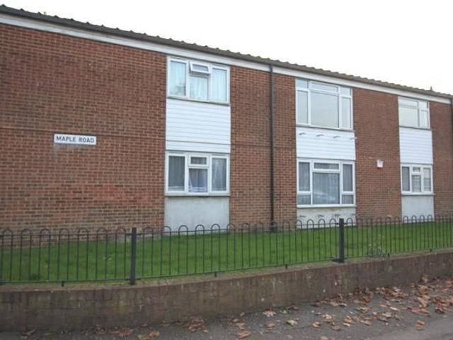 Maple Close, Hayes, Middlesex UB4, 2 bed flat to rent, £1,700 pcm | PrimeLocation