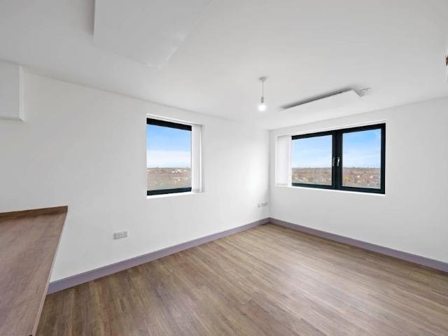 Maple Close, Liverpool L21, 2 bed flat to rent, £850 pcm | PrimeLocation