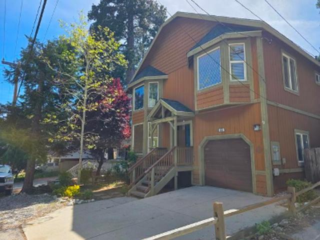 Maple Dr