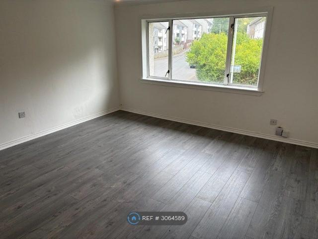 Maple Drive, Johnstone PA5, 2 bed flat to rent, £700 pcm | PrimeLocation