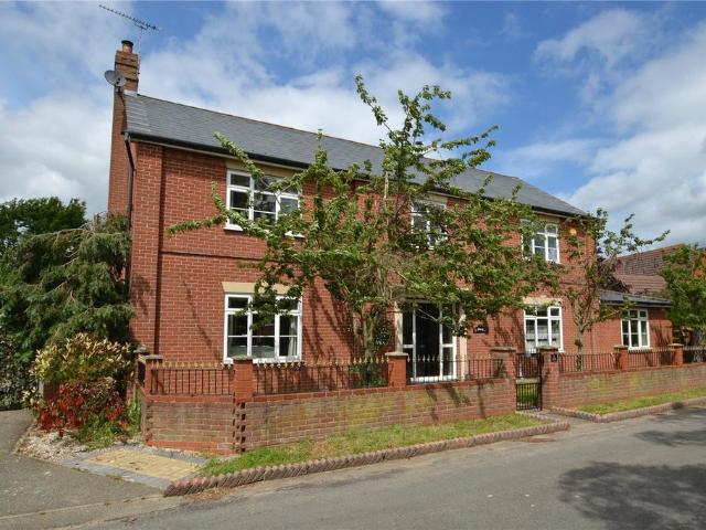 Maple Grove, Barham, Ipswich, IP6 5 bed detached house to rent £2,995 pcm £691 pw