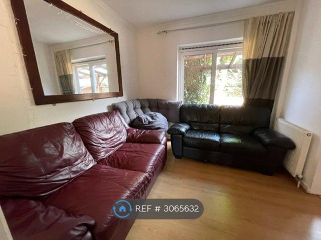 Maple Grove, Guildford GU1, 6 bed semi detached house to rent, £4,200 pcm | PrimeLocation