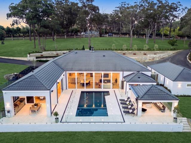 Maple Hill Resort Style Living in the Most Private & Prestigious Location