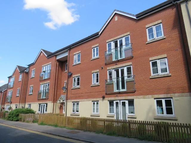 Maple House, School Drive, Bromsgrove B60, 2 bed flat to rent, £950 pcm | PrimeLocation