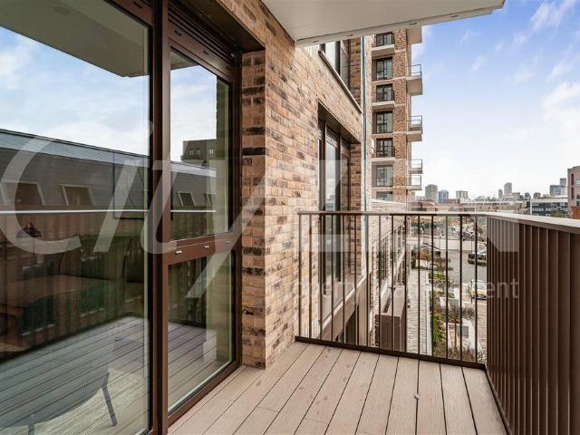 Maple Mews, London