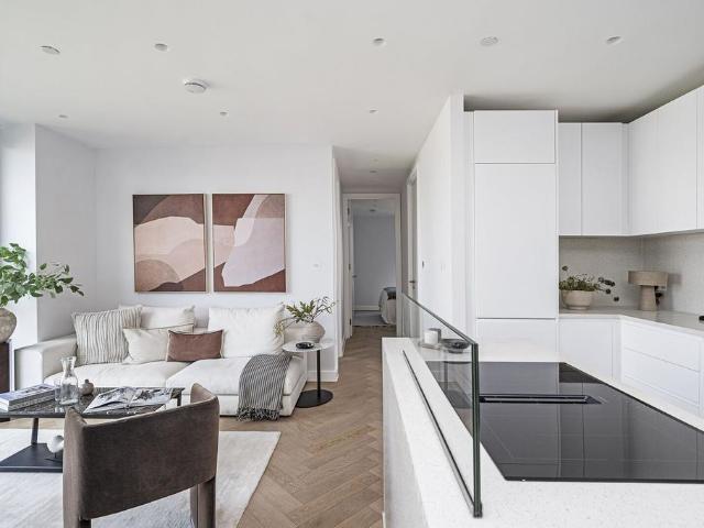 Maple Path, Hackney, London, E5 2 bed flat to rent £3,250 pcm £750 pw