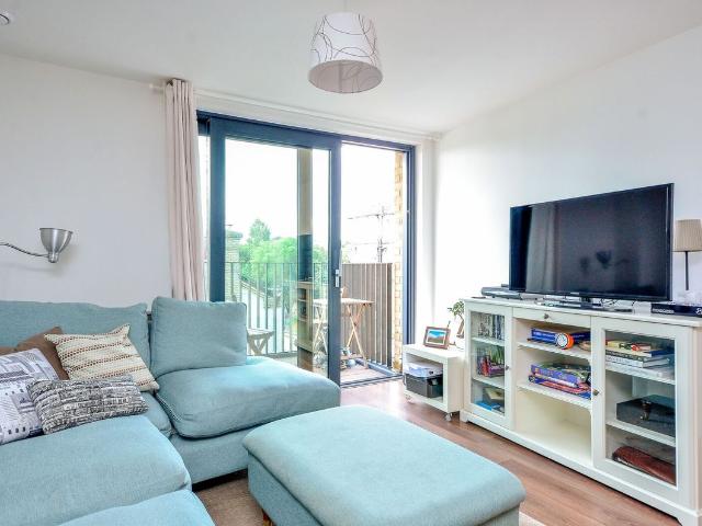 Maple Quays, Canada Water, London SE16, 2 bed flat to rent, £2,750 pcm | PrimeLocation