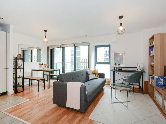 Maple Quays, Canada Water SE16, 1 bed flat to rent, £2,200 pcm | PrimeLocation