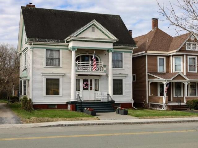 Maple St, Lyndon, Home For Sale