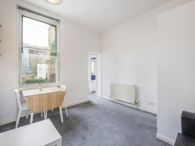 Maple Street, London W1T 1 bed apartment to rent £2,750 pcm £635 pw