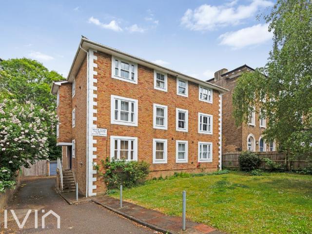 Maplecourt, 11 The Waldrons, Croydon CR0, 2 bed flat to rent, £1,600 pcm | PrimeLocation