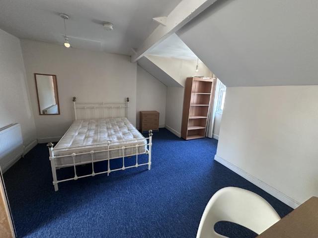 Maples Street, Nottingham NG7 1 bed in a house share to rent £606 pcm £140 pw