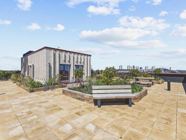 Justice Place | London | TW8 |. 1 bed apartment to rent £1,950 pcm £450 pw
