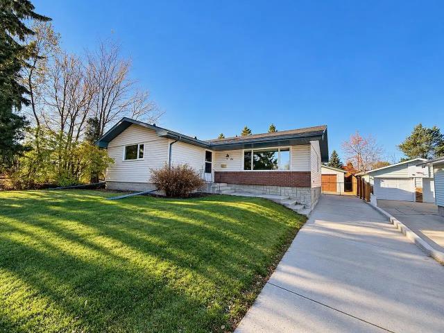 Maplewood Sherwood Park 4 Bed 3 Bath Home with Double Garage NOW FOR RENT!