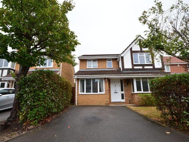 Maplin Park, Slough 5 bed detached house to rent £2,500 pcm £577 pw