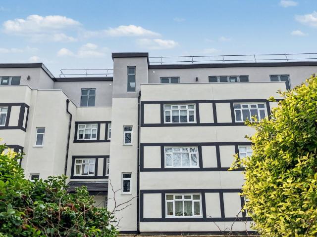 Mapperley Close, Pp516, New Wanstead. E11, 2 bed flat to rent, £2,300 pcm | PrimeLocation