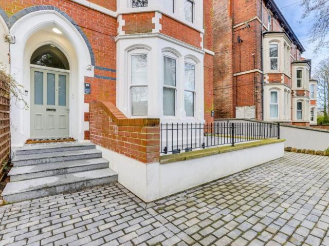 Mapperley Road, Nottingham NG3, 2 bed flat to rent, £1,200 pcm | PrimeLocation