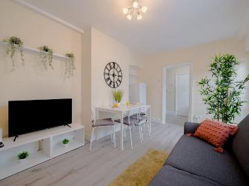 Martell Road, London SE21, 2 bed flat to rent, £1,995 pcm | PrimeLocation