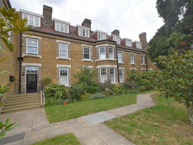 Martin Drive, Dartford DA2, 3 bed flat to rent, £1,950 pcm | PrimeLocation
