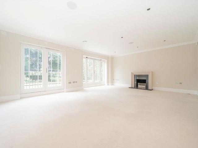 Martineau Drive, TW1, London