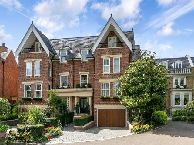 Martineau Drive, Twickenham, TW1 6 bed semi detached house to rent £11,000 pcm £2,538 pw