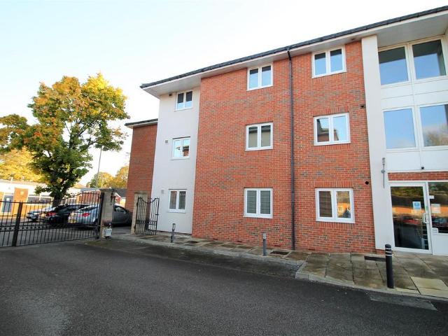 Martinet Road, Thornaby. 2 bed flat to rent £675 pcm £156 pw