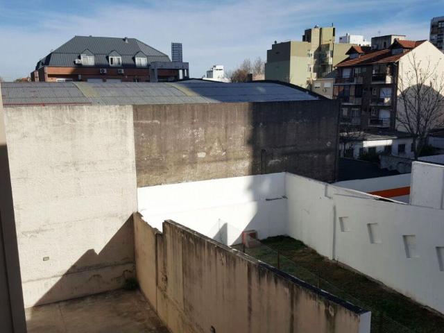 Martinez Av.S.Fe y Stgo.del Estero 1 1/2 amb c/balcon Impecable pisos madera 42m2 en Mart. Vias/Santa Fe
