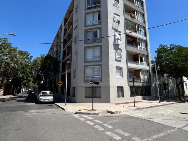 Martinez De Rozas / Metro Cumming