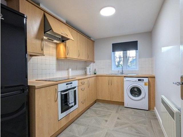 Martingale Chase, Newbury RG14, 2 bed shared accommodation to rent, £695 pcm | PrimeLocation
