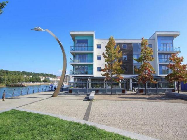 Martingale Way, Bristol, BS20 1 bed flat to rent £1,050 pcm £242 pw