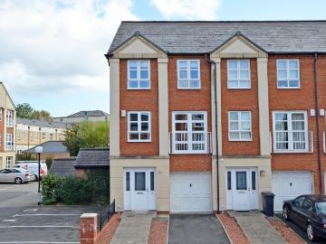 Martins Court, Leeman Road, York YO26, 4 bed detached house to rent, £1,750 pcm | PrimeLocation