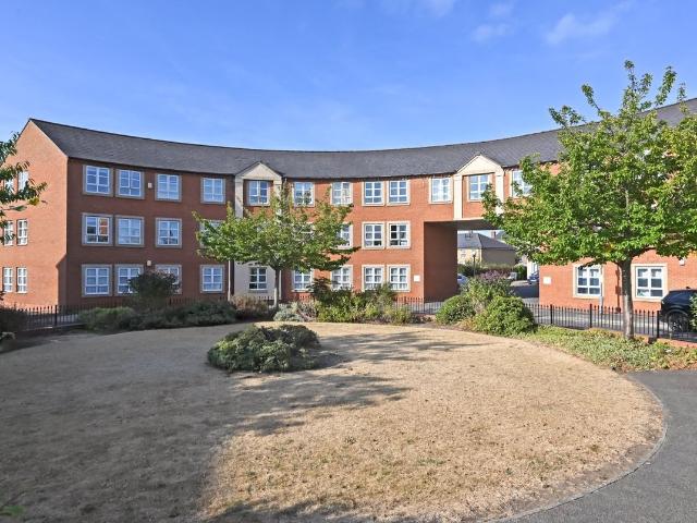 Martins Court, Leeman Road, York YO26, 3 bed flat to rent, £1,500 pcm | PrimeLocation