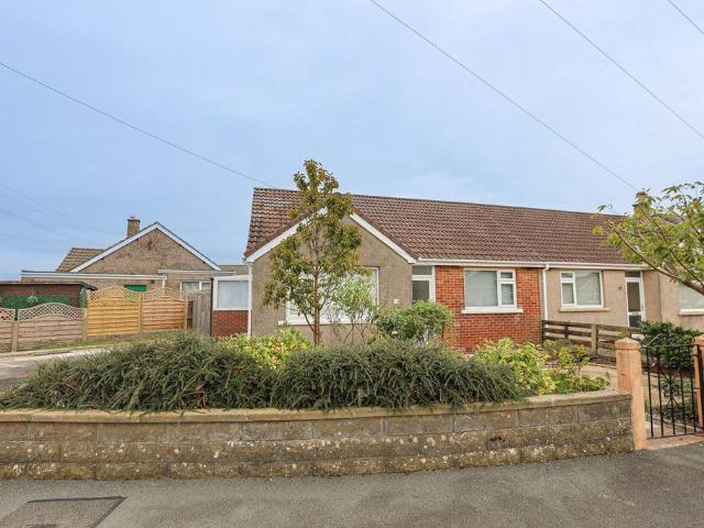 Marton Drive, Bare, Morecambe 2 bed bungalow to rent £1,100 pcm £254 pw