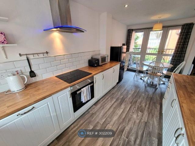 Martlesham Walk, Manchester M4, 3 bed maisonette to rent, £2,150 pcm | PrimeLocation