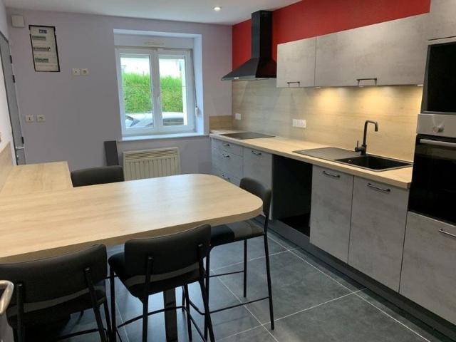 Marville 55600 – Maison de caractère en pierre avec activi. 100m² Marville