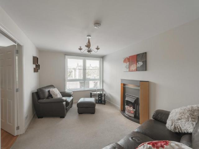 Mary Elmslie Court, Aberdeen 2 bed apartment to rent £825 pcm £190 pw