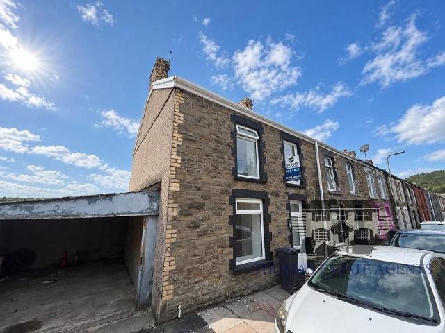 Mary Street, Treharris, Merthyr. 3 bed end of terrace house to rent £875 pcm £202 pw