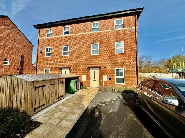 Marycarter Street, Leeds, LS15 2 bed terraced house to rent £1,350 pcm £312 pw