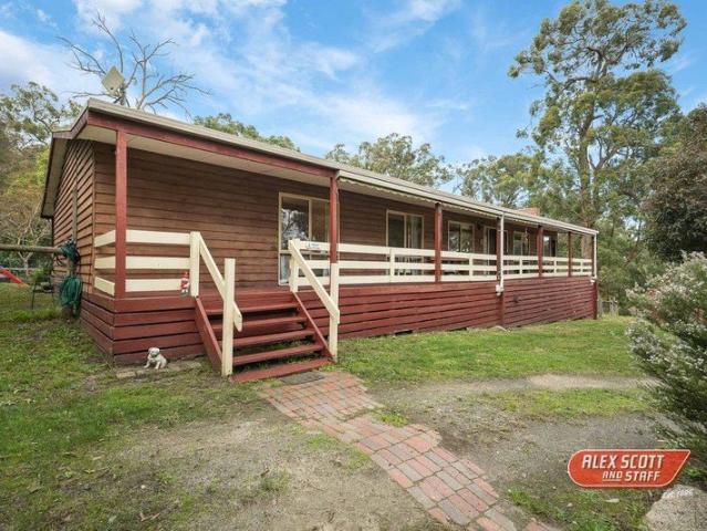 Maryknoll 4.94 Acre Retreat 3 Bed Country Home with 4 Car Garage
