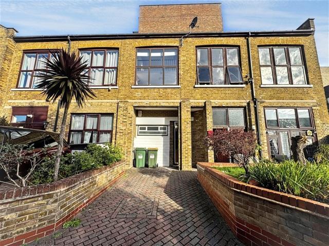 Maryland Street, Stratford 2 bed house to rent £1,950 pcm £450 pw
